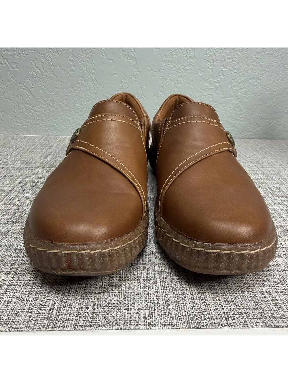 Clarks Shoes Women's Size 6.5M Brown Tan Leather Caroline Pearl Slip-Ons